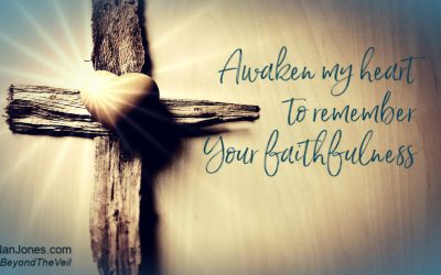A Prayer for God Holding Me Close Like He Promised
