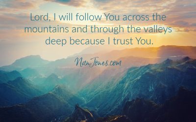 A Prayer to Persevere When You Can’t Trace God’s Hand