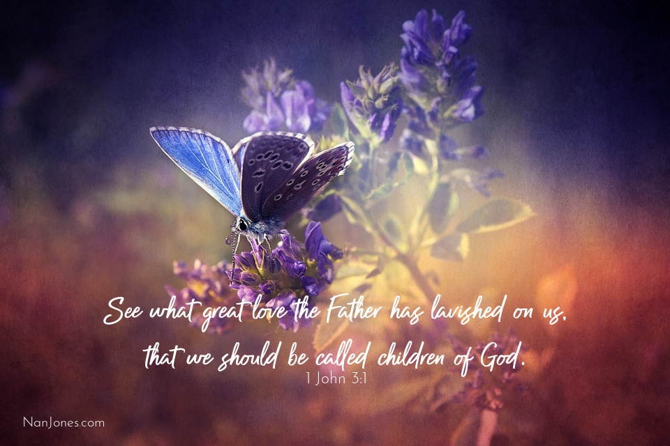 grace rains notes of His love in the dark of night